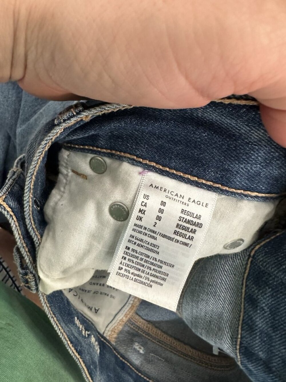 American Eagle Size 00 Regular Mom Jean Distressed Light Wash Jeans - Picture 5 of 5